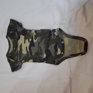 Gerber Camo Onesie 0-3 months